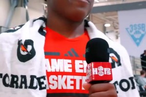 题目挺猎奇啊！采访年轻球员：防巅峰库里还是巅峰奥尼尔？